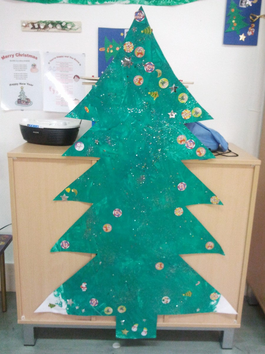 Sapin de noel pailleté en peinture