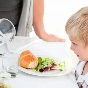 l'enfant et la nourriture