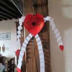 Fête des mères/saint valentin bricolage d'un bonhomme rigolo en forme de cœur