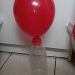 Le ballon qui se gonfle sans souffler dedans-expérience scientifique pour les enfants (Dès 3 ans)