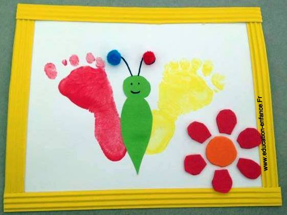 Activité créative peinture Papillon réalisé avec les empreintes de pied des enfants