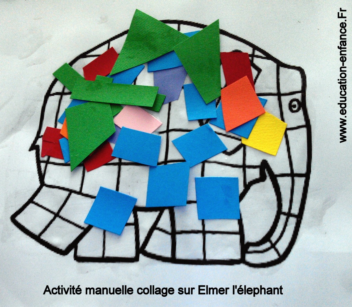 Collage d’Elmer l’éléphant et ses couleurs multicolores