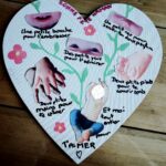 Coeurs à fabriquer avec bébé pour la fête des mères et pères